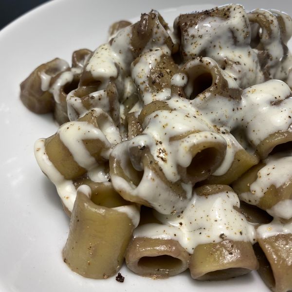 Mezze Maniche Al Radicchio Tardivo E Fonduta Al Gorgonzola Al Ta Cucina