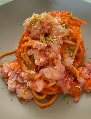 Spaghetti Cacio E Pepe Con Tartare Di Gambero Rosso Di Mazara Al Lime