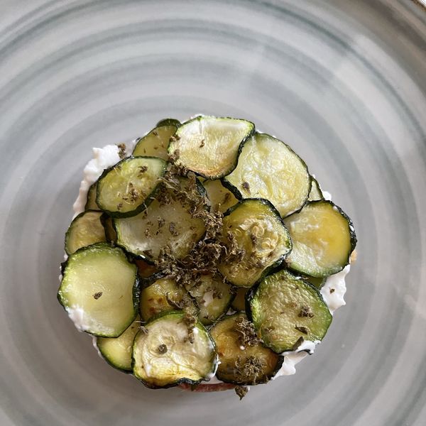 Tartare Di Manzo Con Crumble Di Grana Padano Stracciatella Di Bufala