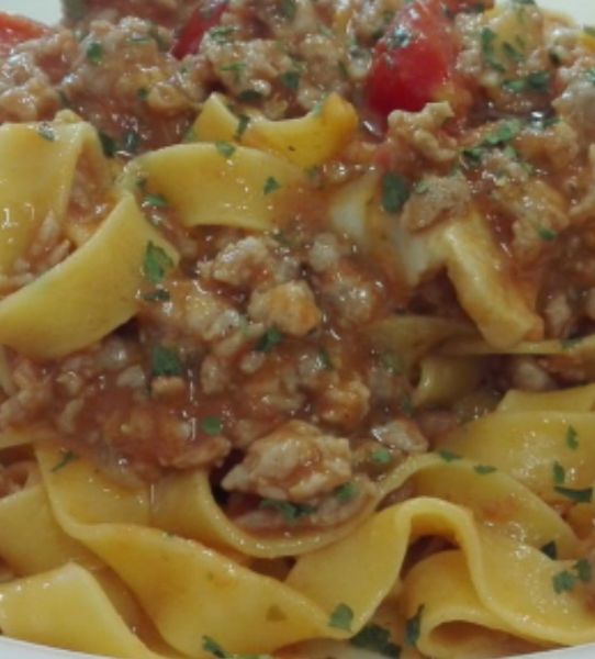 Tagliatelle Con Sughetto Di Pasta Di Salame Al Ta Cucina Briciole