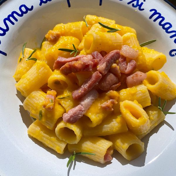 Mezze Maniche Con Crema Di Zucca E Pancetta Affumicata Al Ta Cucina