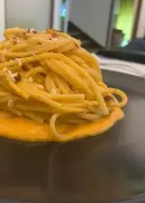 Ricetta Spaghettoni con crema di peperoni e mandorle tostate