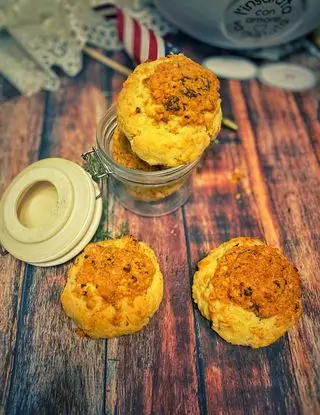 Ricetta Corn Biscuits with Savory Herb Streusel di viaggiandomangiando