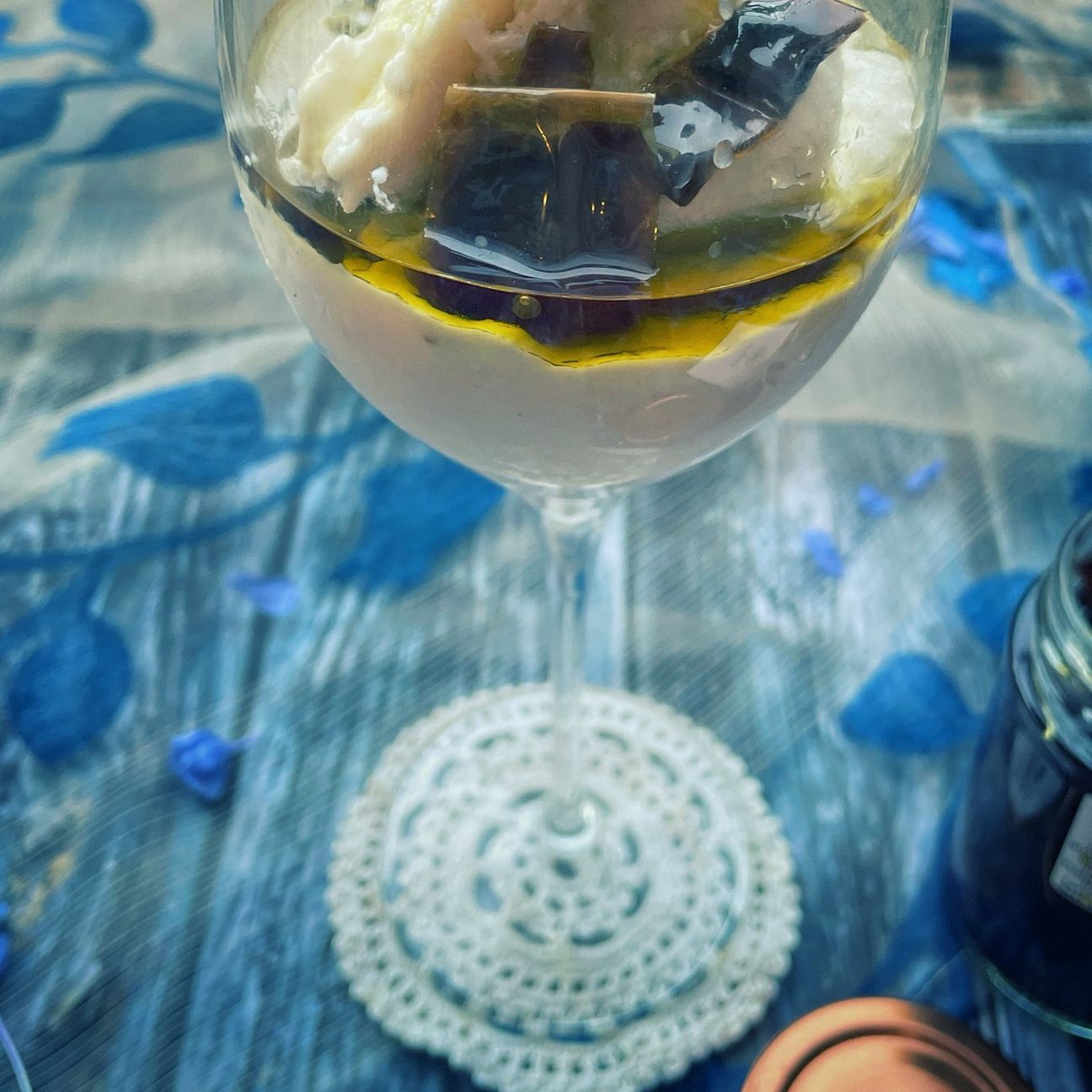 Gelato al pecorino con salsa piccante