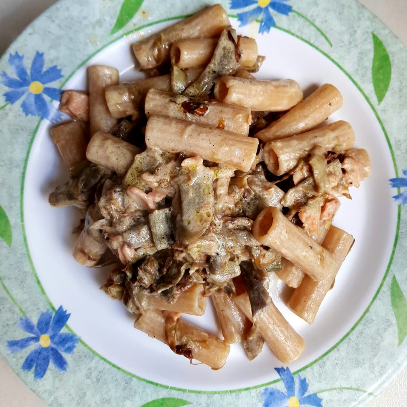 Rigatoni con carciofi e salmone