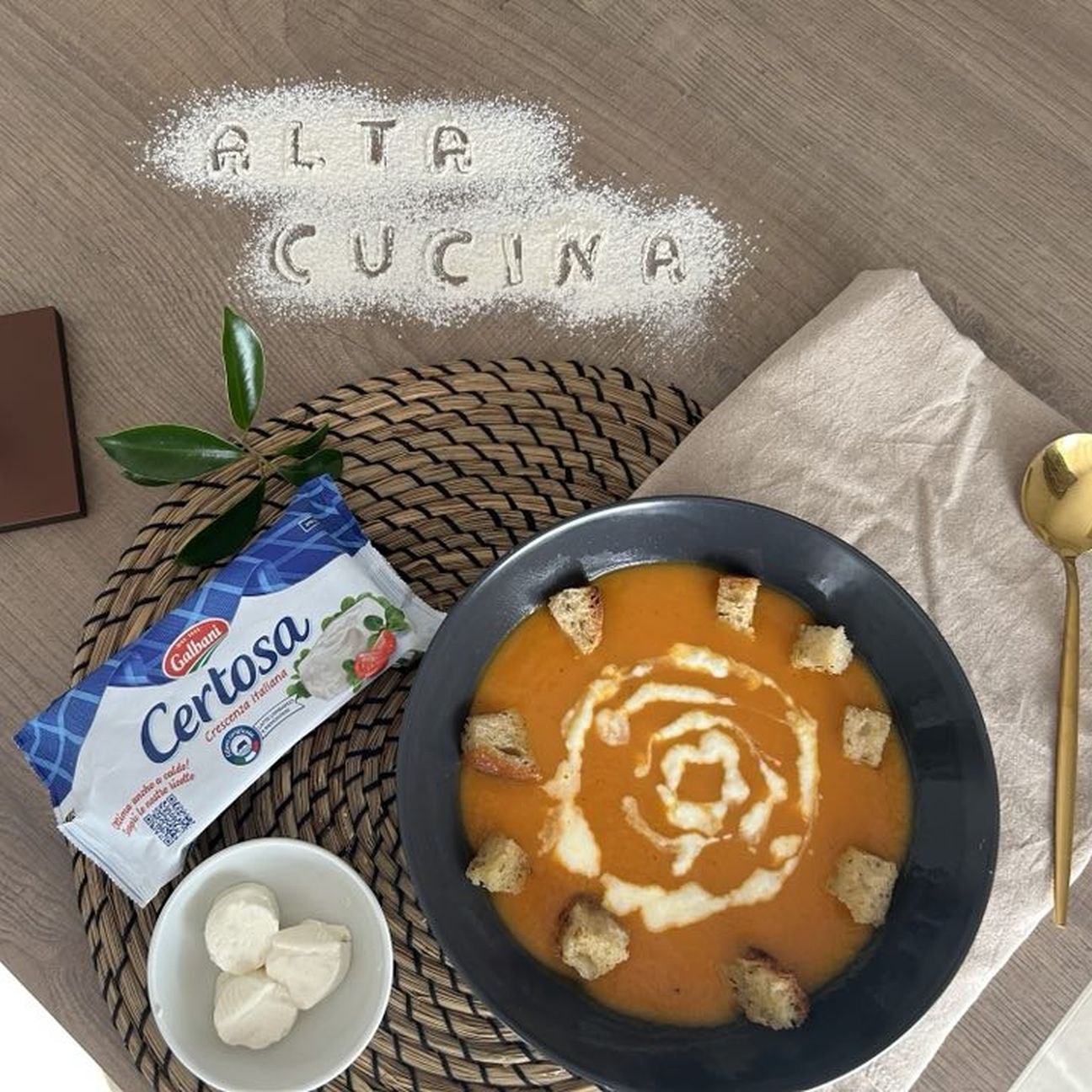Vellutata di zucca con riso e fonduta di certosa