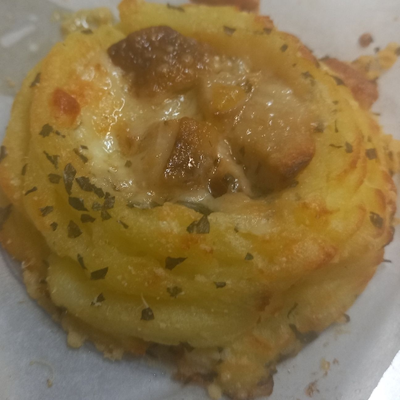 Nido di patate con ripieno di scamorza e funghi porcini