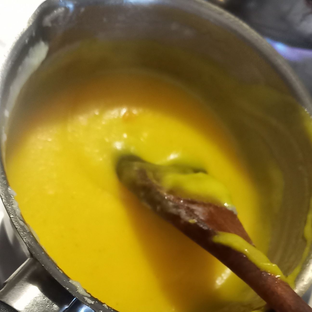 Besciamella vegetale allo zafferano