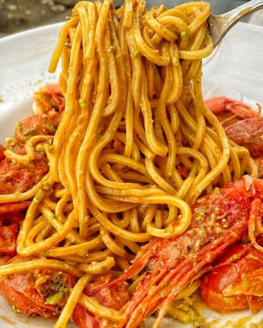 Tagliolini crema di pistacchio e gamberoni