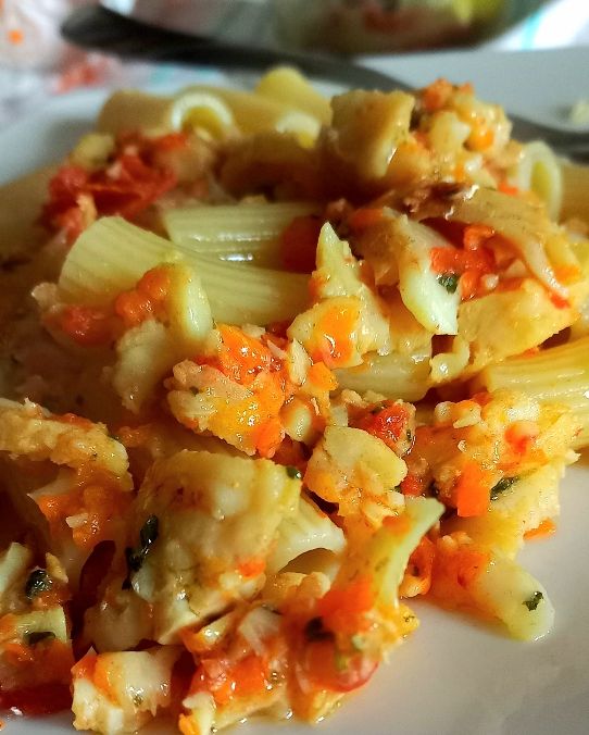 Rigatoni con filettini merluzzo e carote