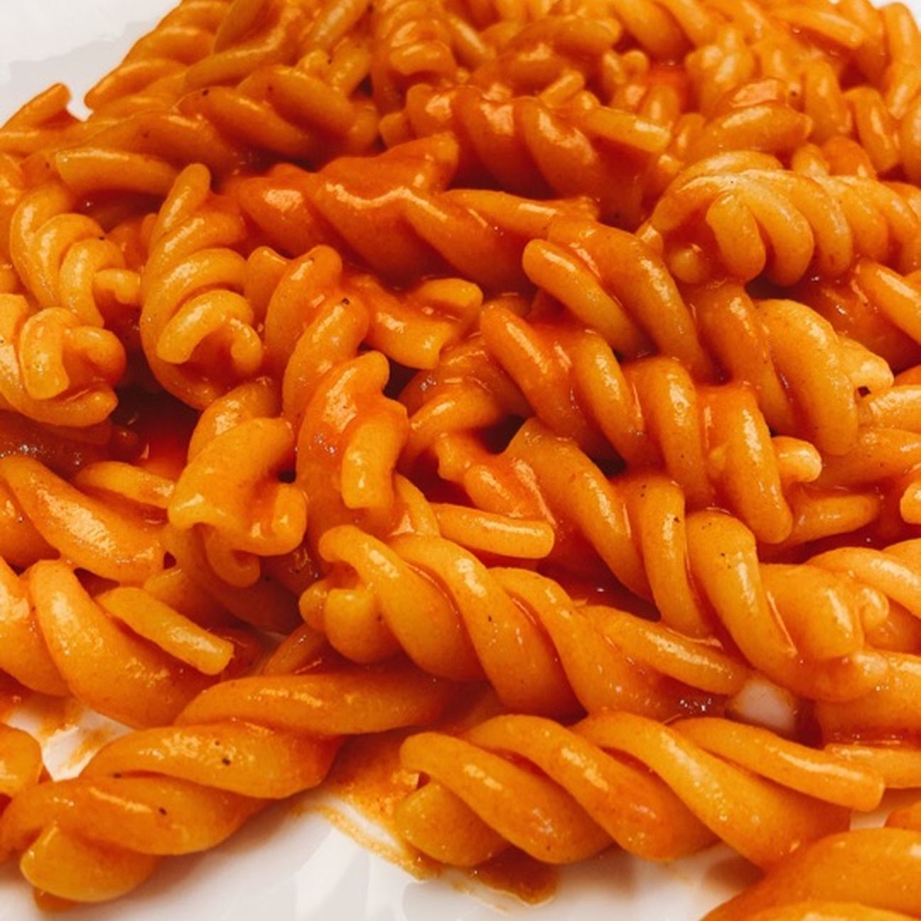 Fusilli giganti con crema di peperoni