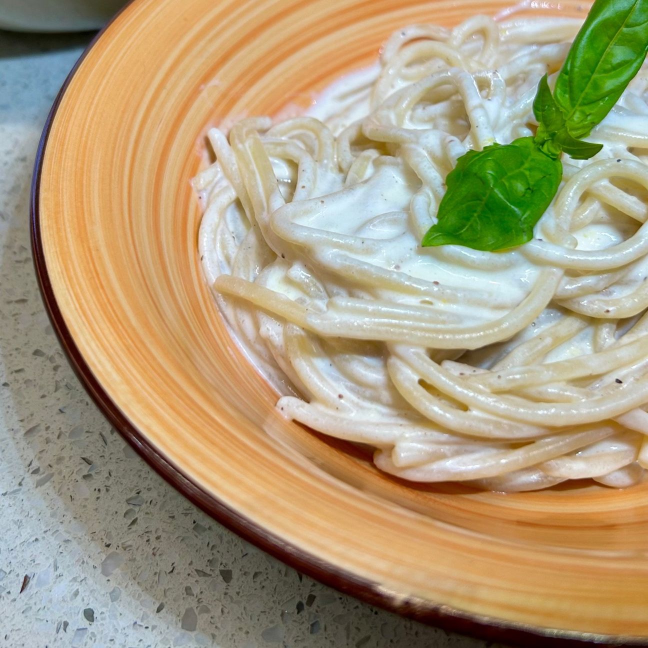 Spaghetti con ricotta e limone
