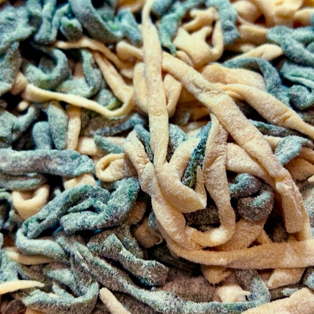 Tagliatelle paglia e fieno