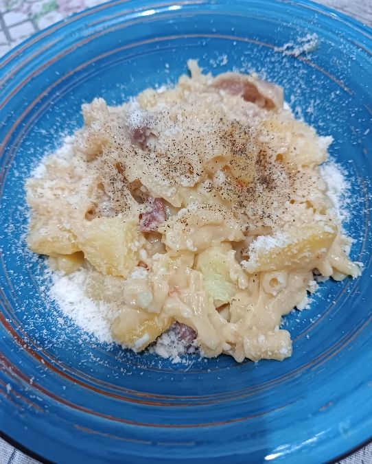 Pasta e patate con il fior di latte