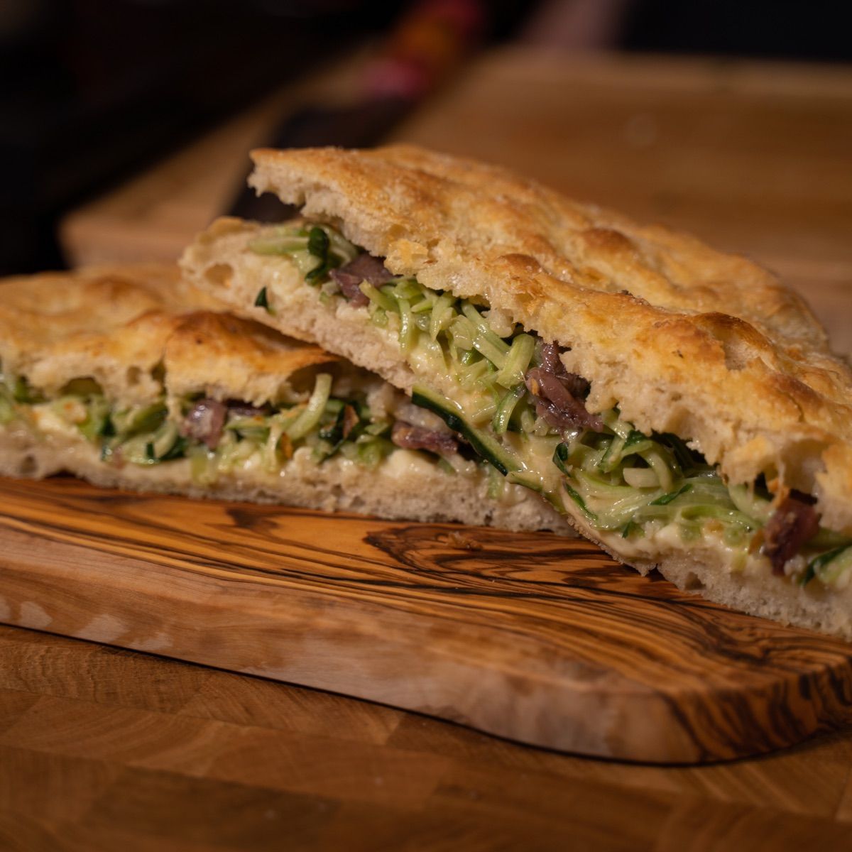 Pizza con puntarelle e alici