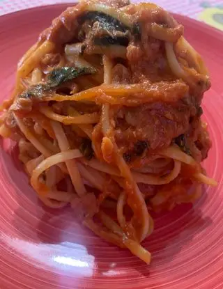 Ricetta Pasta al pomodoro con tonno e cipolla di ricettedicasanostradialexeangy