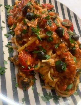Ricetta Pasta alla puttanesca di ricettedicasanostradialexeangy