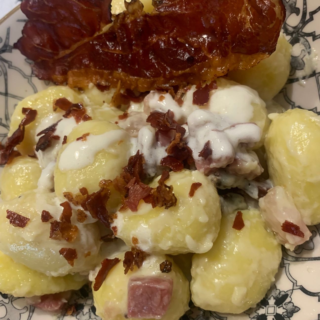 Gnocchi ripieni Speck e Brie con Crema di Parmigiano