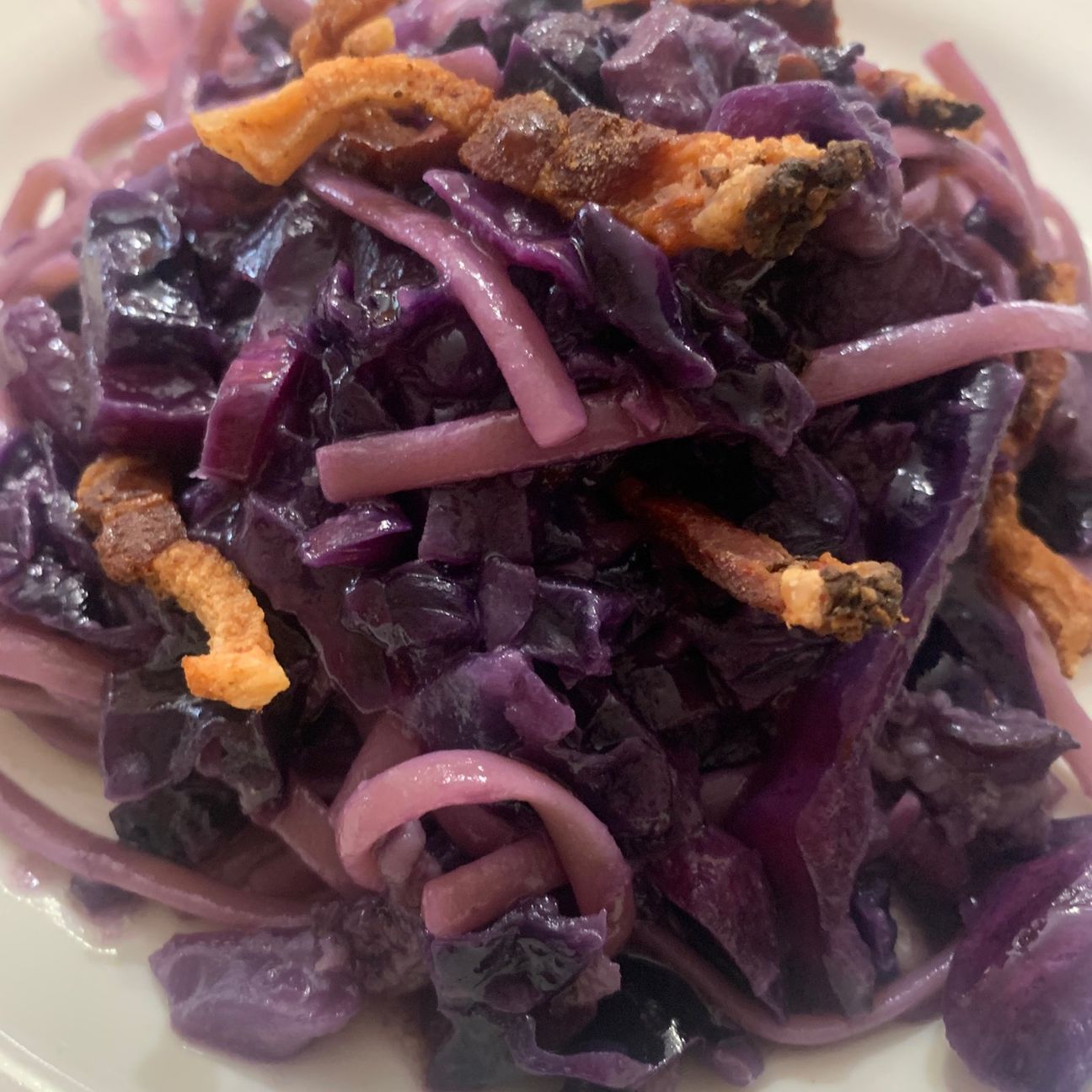 Pasta Guanciale e Cavolo viola
