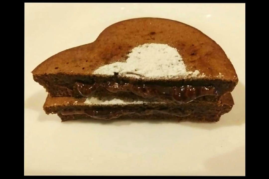 Pancake cuore con ripieno di nutella