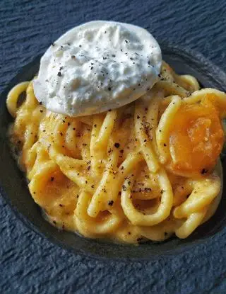 Ricetta Bigoli in crema di datterini gialli e burrata pugliese di Cheatday_is_okay