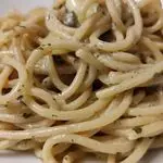 Ricetta Spaghettoni aglio, olio e peperoncino cremosi 🧄🌶️