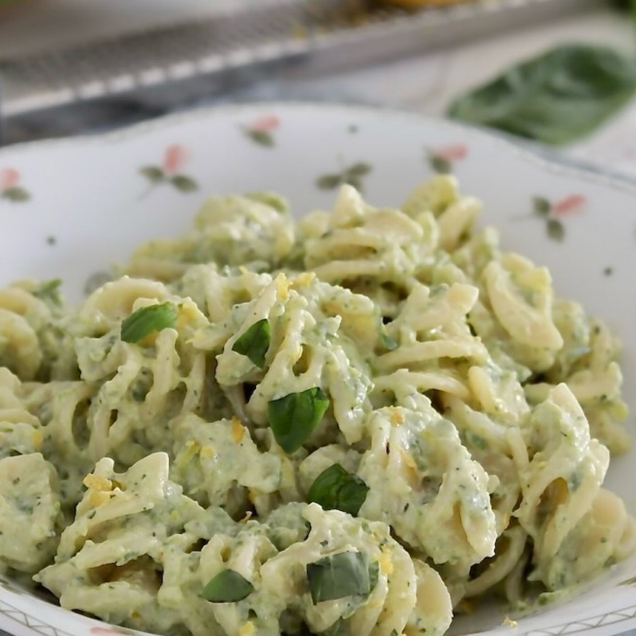 Pasta ricotta zucchine e limone