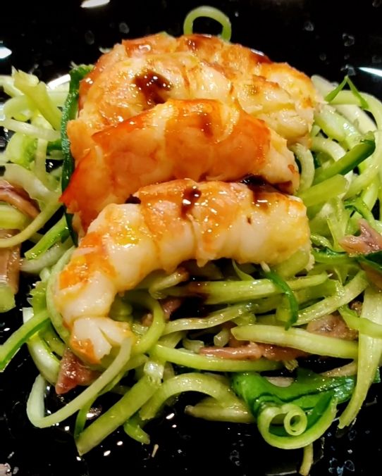 Nido di Puntarelle alla Romana e Gamberoni grigliati