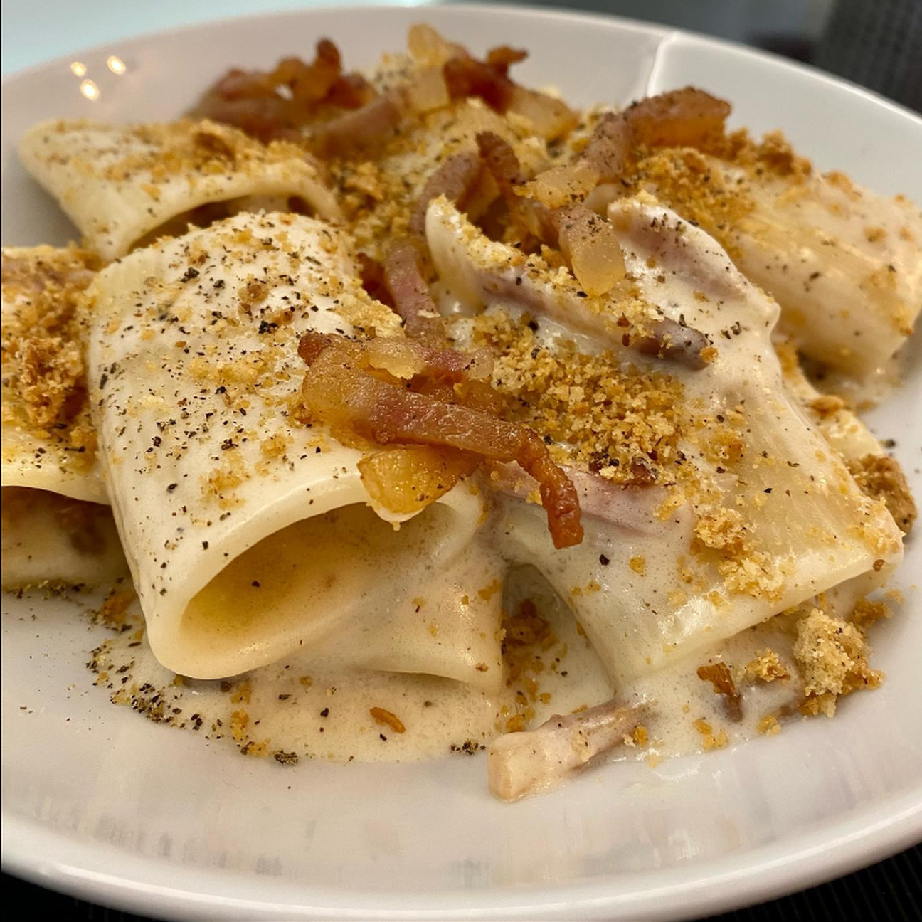 Paccheri cacio, pepe e taralli napoletani