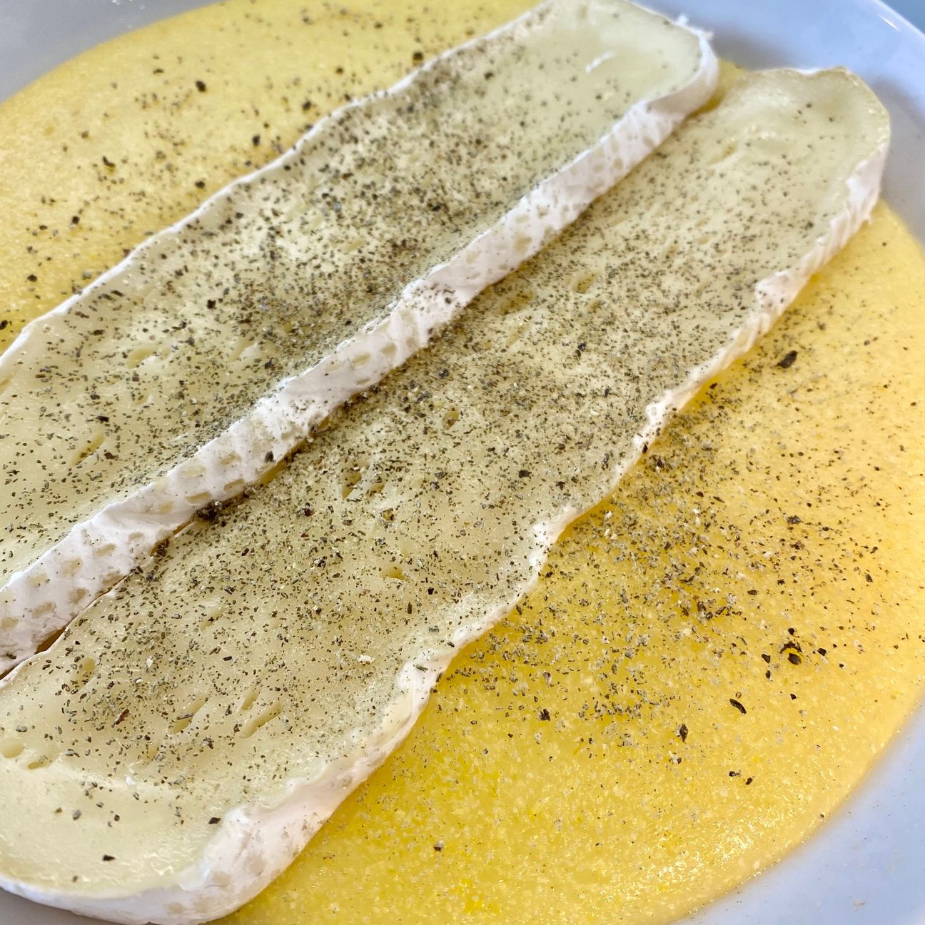 Polenta morbida profumata al rosmarino ai formaggi