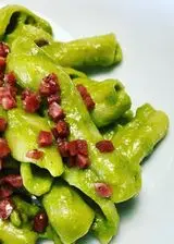 Ricetta Fusilli con crema di friarielli e salame croccante