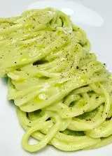 Ricetta Spaghetti alla chitarra al pesto di fave