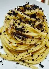 Ricetta Spaghetto quadrato alla salsa di cipolle, tonno e polvere di olive nere