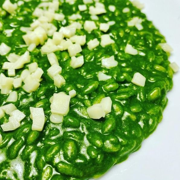 Risotto agli spinaci e cubetti di pecorino toscano fresco
