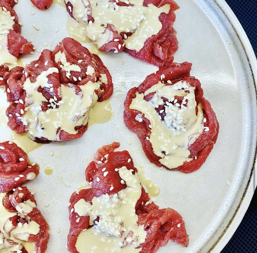 Carpaccio al sesamo e maionese alla soia