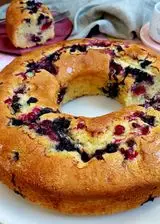 Ricetta Ciambella alla panna montata e frutti di bosco