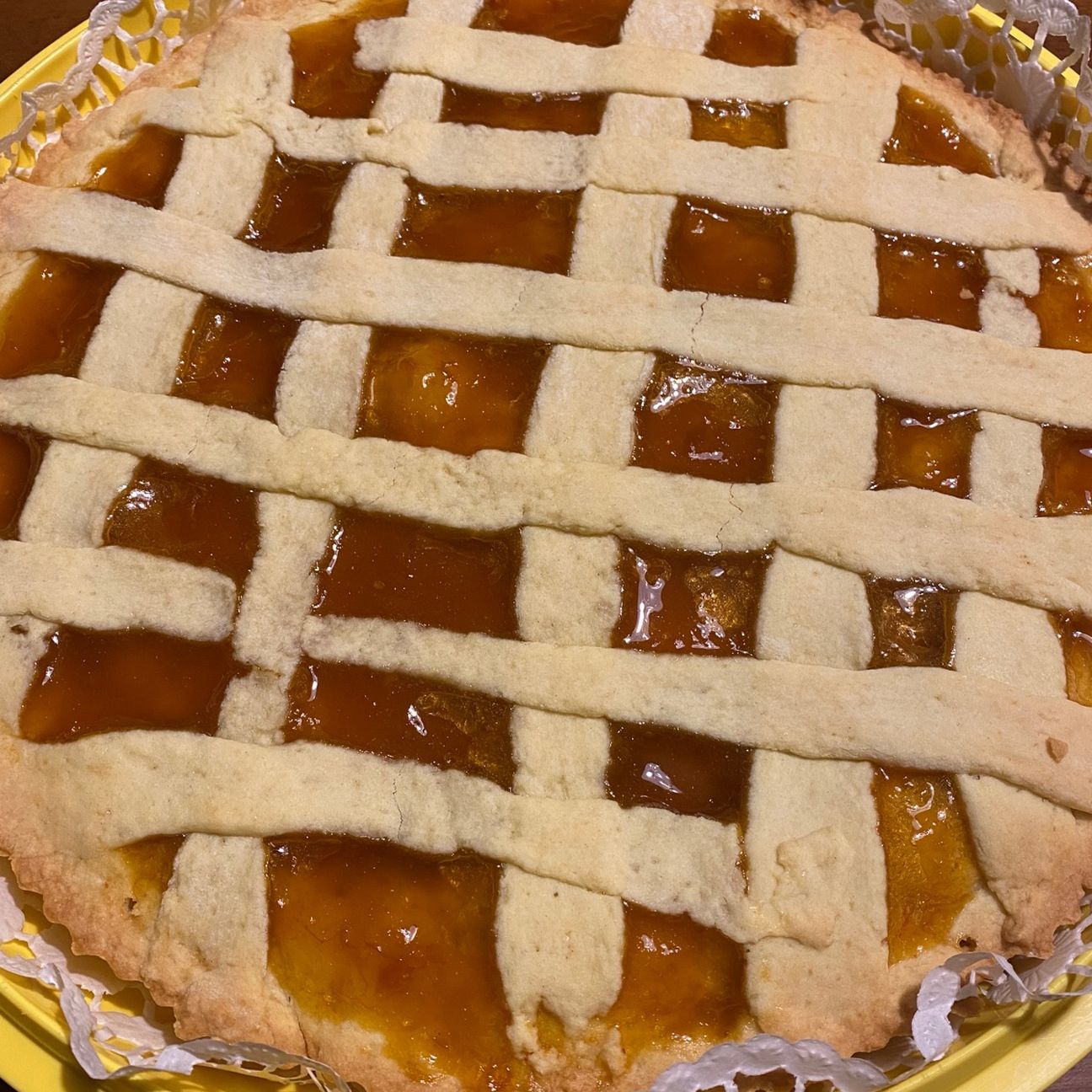 Crostata con marmellata di albicocche