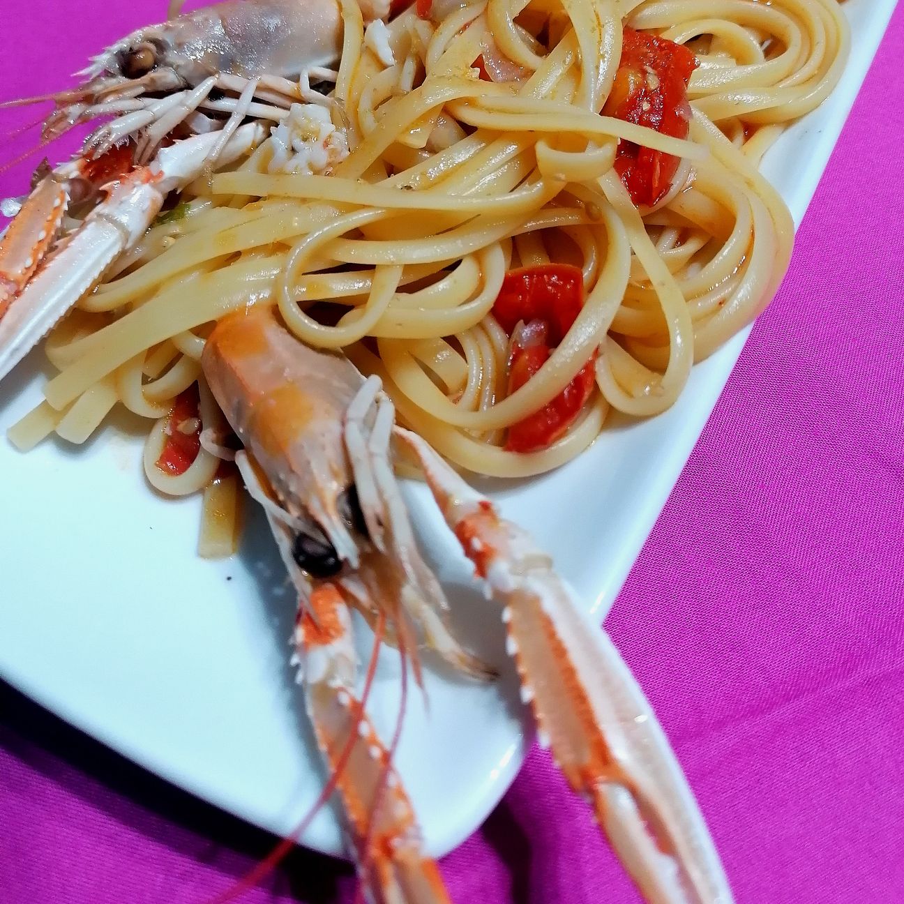 Linguine scampi e pomodorini