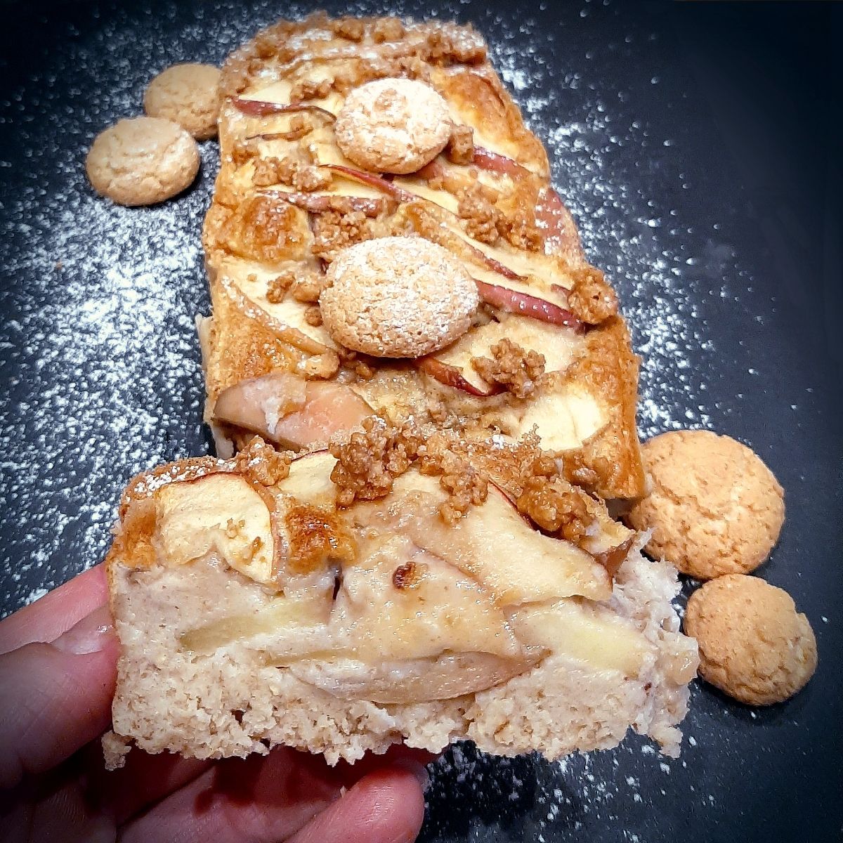 Plumcake Mela, Datteri e Amaretti