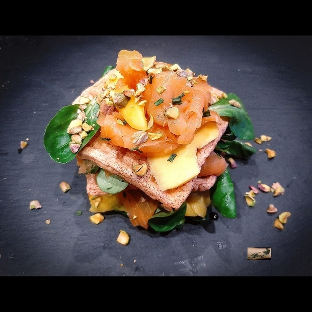 Waffel Salmone, Mango e Pistacchi
