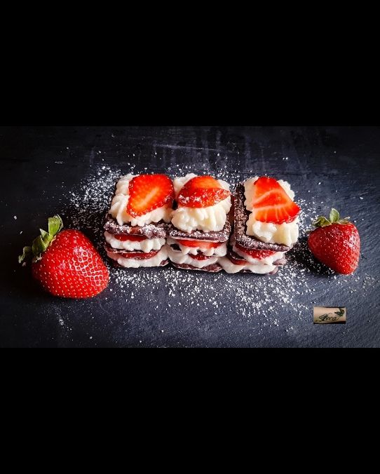 Millefoglie Cioccolato, Vaniglia e Fragole