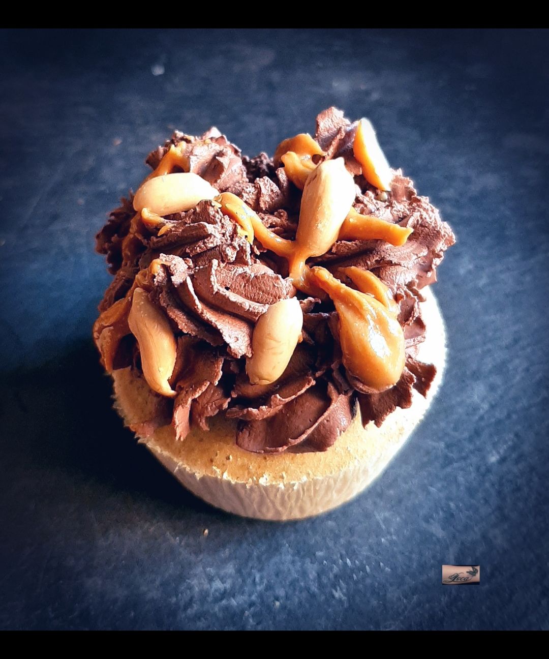 Twix Cupcake