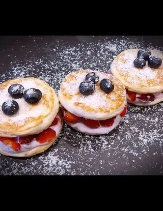 Ricetta Dorayaki al Cocco con Mirtilli e Fragole di Loca