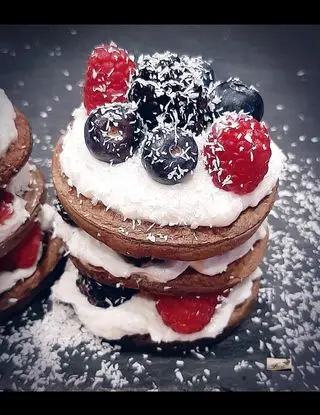 Ricetta Pancake al Cacao, Cocco e Frutti di Bosco di Loca