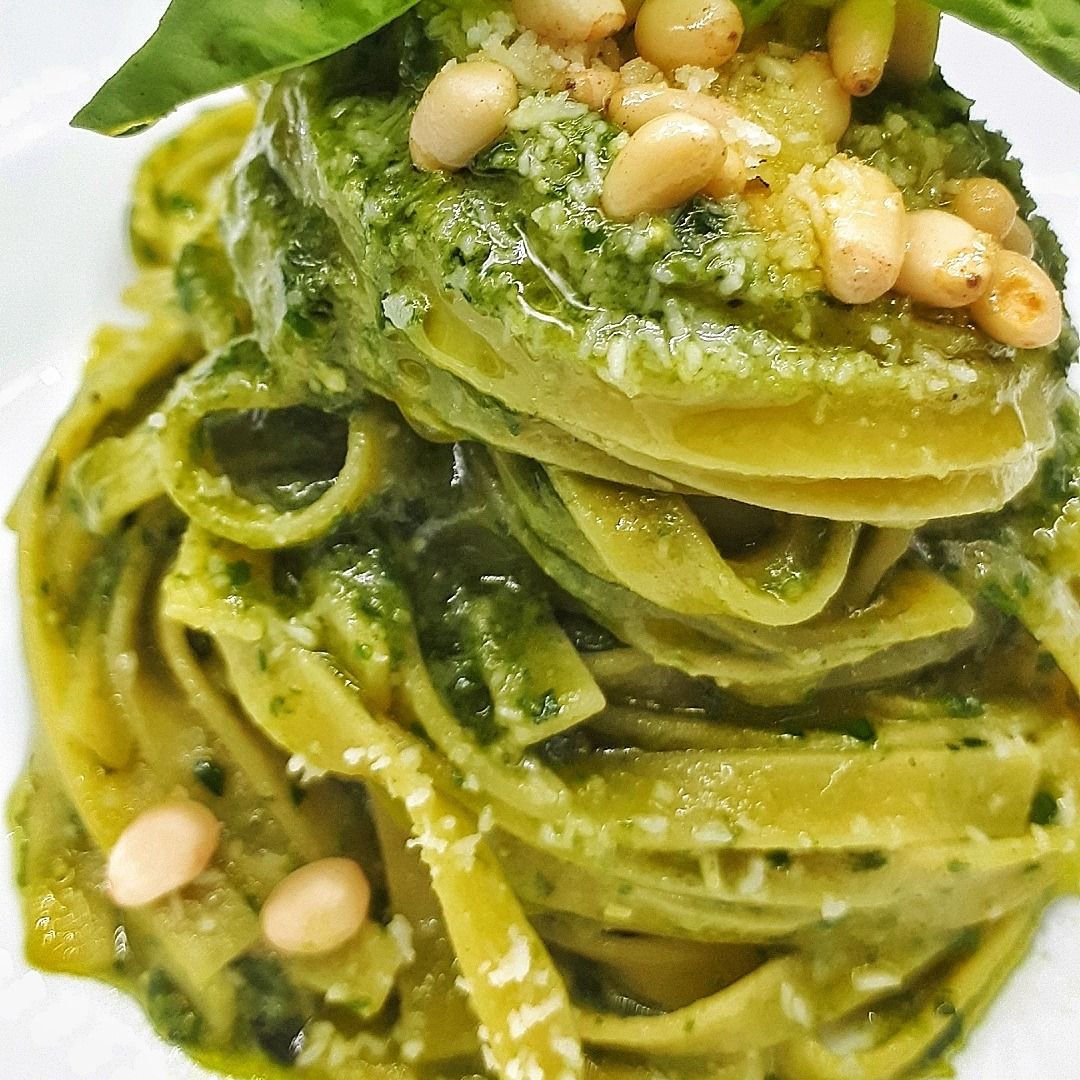 Tagliatelle al pesto alla genovese