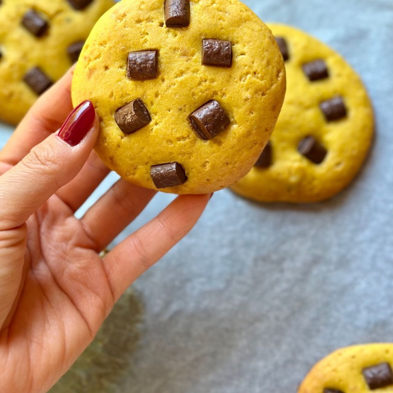 CRUMBLE COOKIES fake