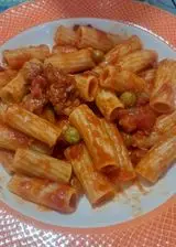 Ricetta Pasta con salsiccia e piselli