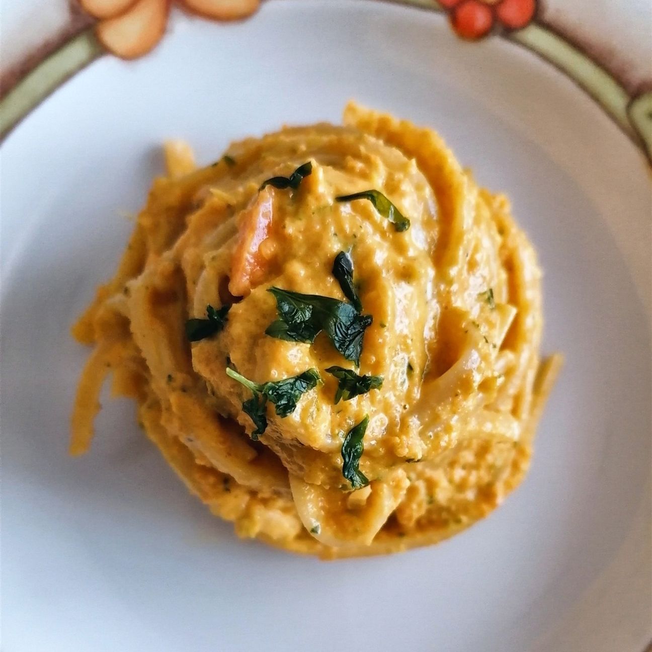 Spaghetti con crema di sedano e carote