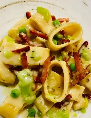 Ricetta Calamarata con speck croccante fonduta di scamorza e salsa ai piselli di Stefano75