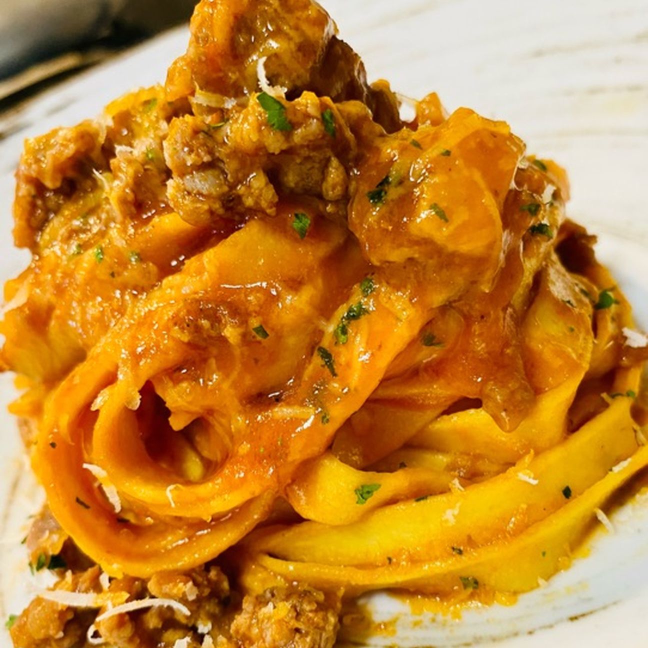 Tagliatelle salsiccia e pomodoro